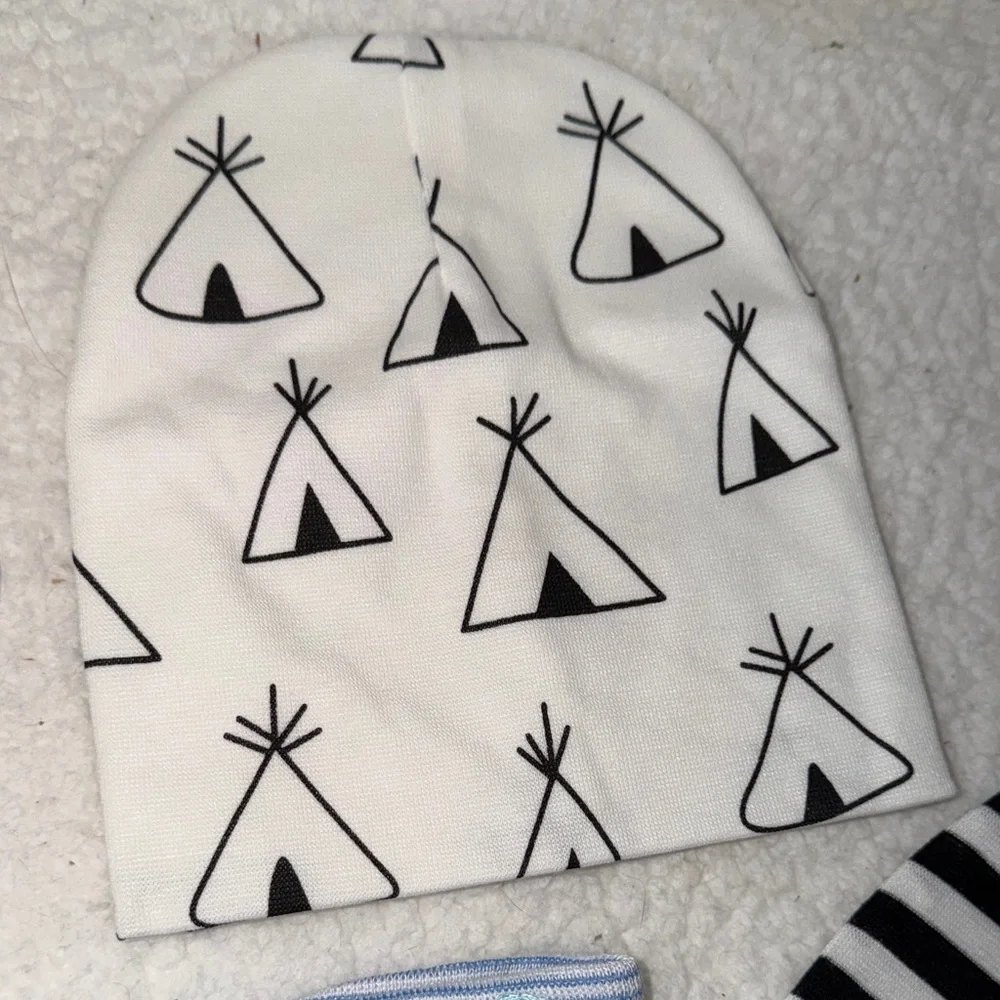 Set of Baby‎ Beanies Newborn Hat NWOT